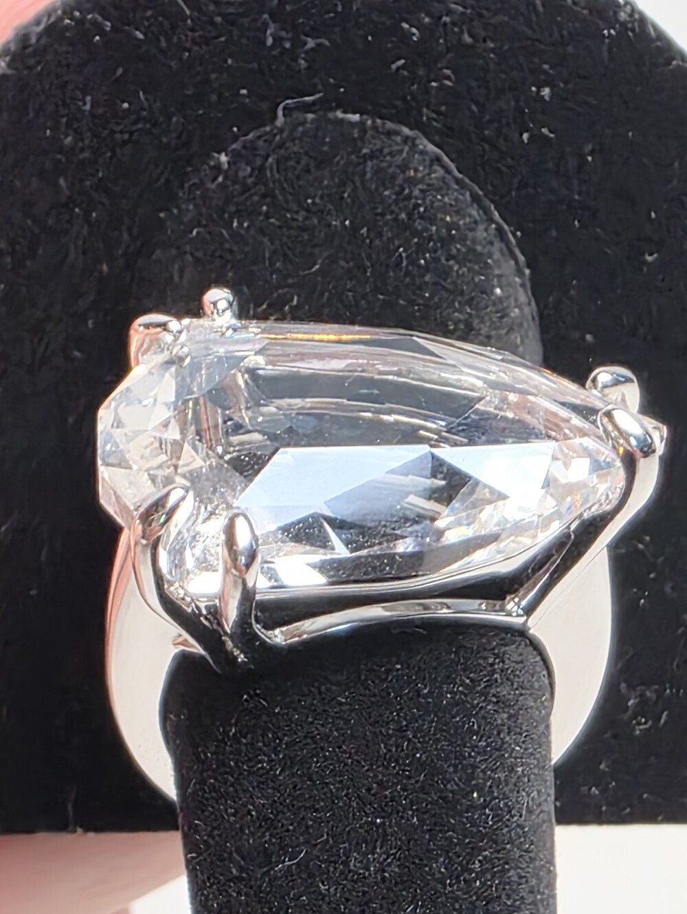 Swarovski Mesmera Cocktail Ring Trillant Cut Clear Rhodium Plated Size 7.75 New - Picture 10 of 15
